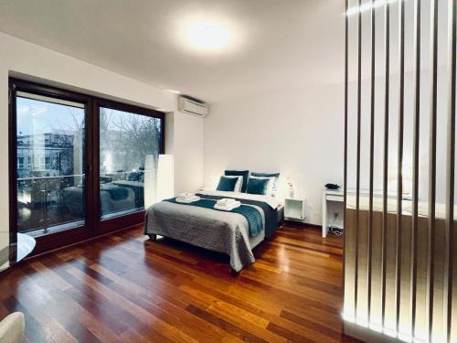 Mokotow Apartment | Beautiful Studio in Mokotów near Królikarnia Park 2