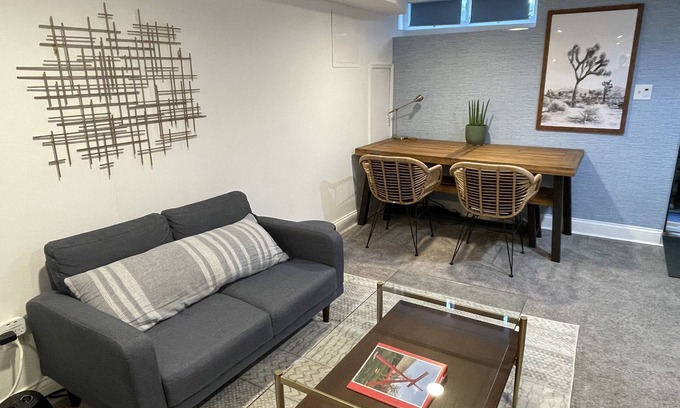 Mount Adams Apartment | Beautiful Studio on the Park in the Heart of Mt. Adams