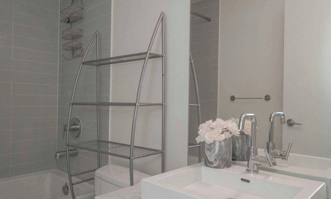 Sunnyside Apartment | Beautiful & stylish condo for rent