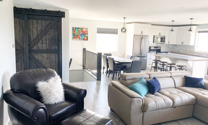Okanagan-Similkameen House | Beautiful suite in great neighbourhood, modern finishes and steps to KVR trail.