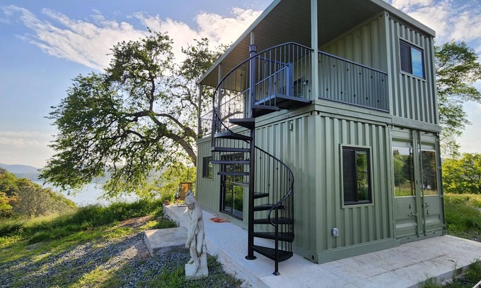 Angels Camp House | Beautiful Tiny Home in lush vineyard setting