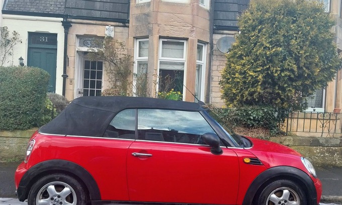 Glasgow House | Beautiful town house in Old Cathcart village only 15 minutes from city centre.