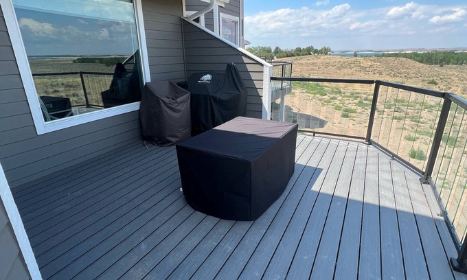 Brule House | Beautiful townhome in gated community at Lake McConaughy!