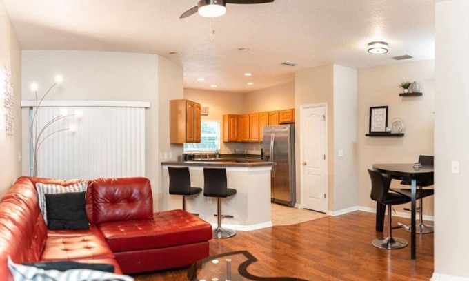 Tampa House | Beautiful Townhome Near Hard Rock Casino!
