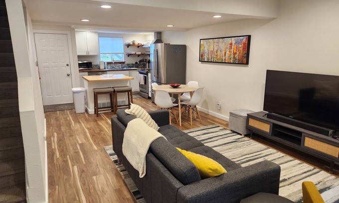 Panorama Heights House | Beautiful townhouse in amazing location