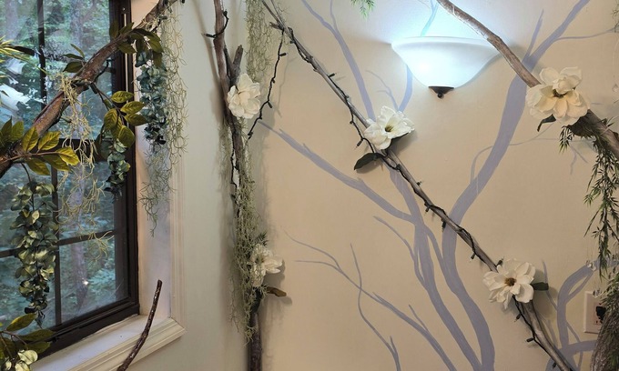 Austral Bed & Breakfast | Beautiful Tree Top themed room