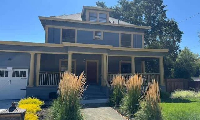 Martinez House | Beautiful Turn of the Century Home with Pet Friendly Yard