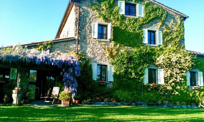 Citta di Castello House | Beautiful Umbrian Country House with Heavenly Views for Holidays, Yoga Retreats