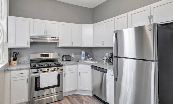 Shaw House | Beautiful Unit in Shaw Community -4228b