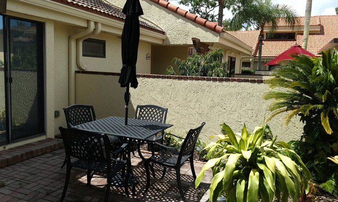 The Meadows House | Beautiful updated 3bed/2bath Townhome in The Meadows!
