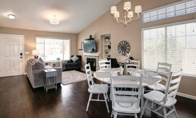 Antelope House | Beautiful Updated Home, Near Sacramento & Roseville