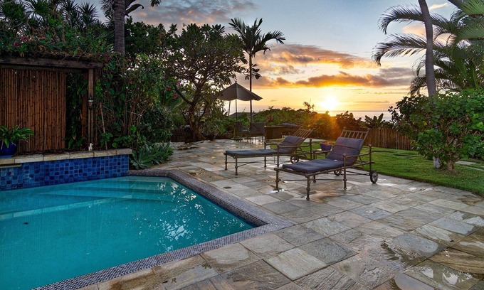 Kailua-Kona House | Beautiful, Updated & Lush Settings 🐠 House with Privacy, Pool & Nearby beaches🐢 Kololia Living