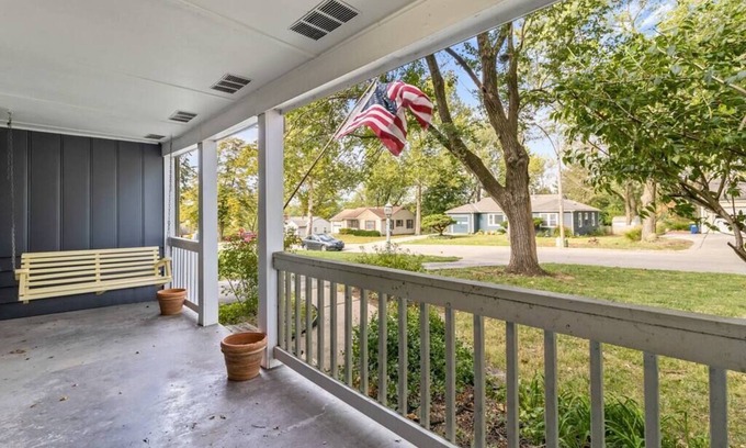 Westwood Hills House | Beautiful Updated Ranch + Fenced In Yard + Minutes to Plaza!