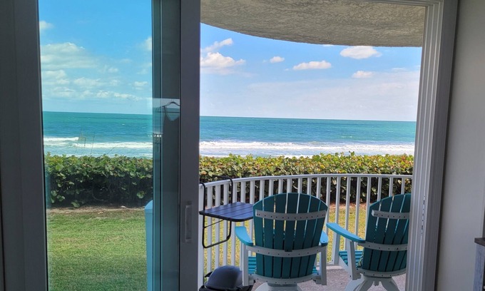 Tropic Condo | Beautiful ocean view and on the beach.