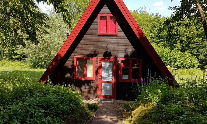 Bad Arolsen House | Beautiful vacation home on Lake Twistesee in the Waldeck-Frankenberg vacation region