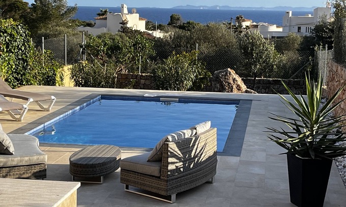 Vallgornera House | Beautiful vacation home with sea view for 7 people