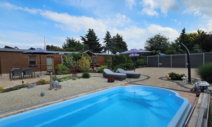 Radebeul House | Beautiful vacation home in the immediate vicinity of v. Altkötzschenbroda, parking space at the house