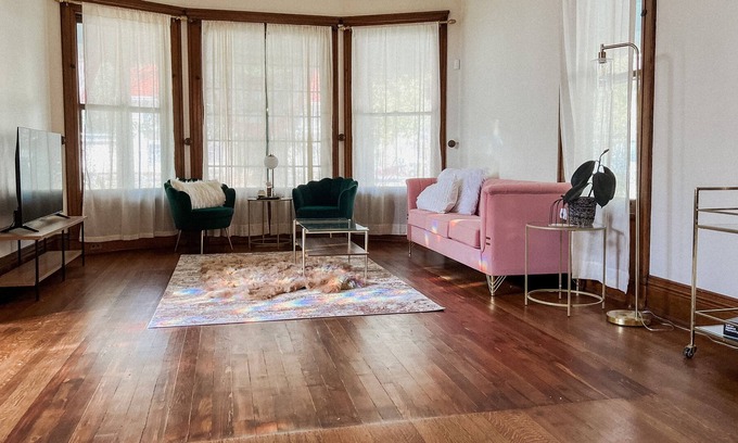 Council Bluffs House | Beautiful Victorian B&B in the Omaha Metro Area
