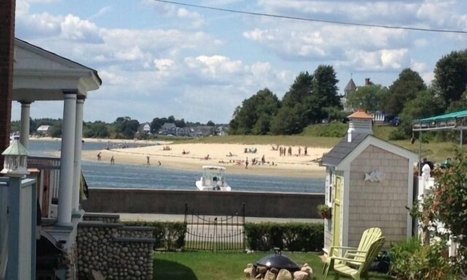 Buzzards Bay Apartment | Beautiful Victorian Carriage House w/Prvt Beach.