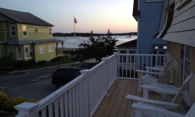 Buzzards Bay Apartment | Beautiful Victorian Carriage House w/Private Beach. Special Sun-Fri!