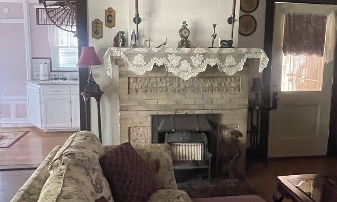 Downtown Riverside Apartment | Beautiful Victorian home close to downtown Riverside!