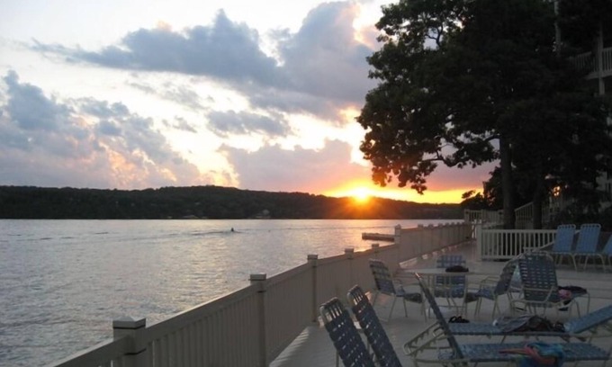 Lake Ozark Condo | Beautiful View of the Main Channel in a family friendly setting.