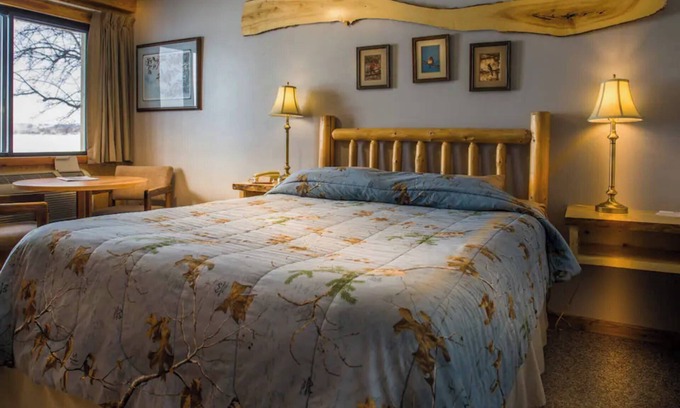 Rice Lake Cabin | Beautiful view of the lake from Room 2 called - Songbird Nest - Curriers Lakeview Lodge