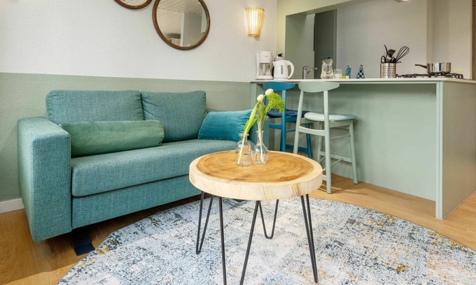 Heijen House | Beautiful villa for 2 guests with WIFI, pool, TV, terrace and parking