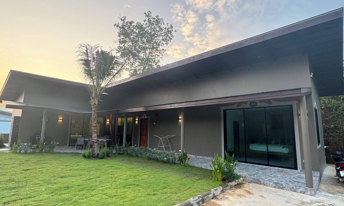 Sa Khu Villa | Beautiful villa in European standard Quiet location between Naiyang&Naitong