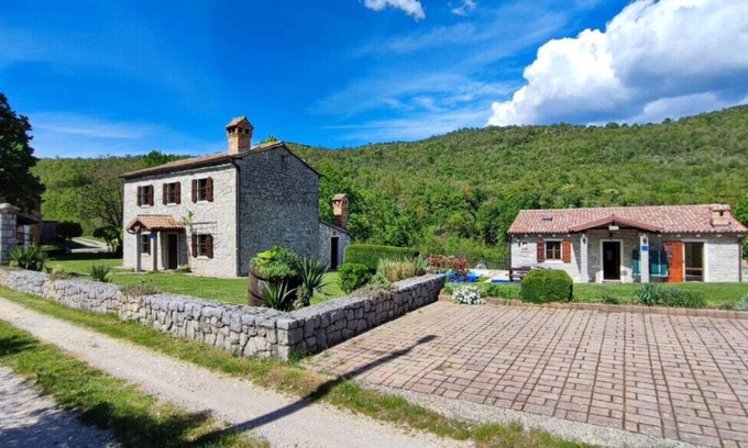 Krkuz Villa | Beautiful Villa Ida & Mirko with pool in Buzet