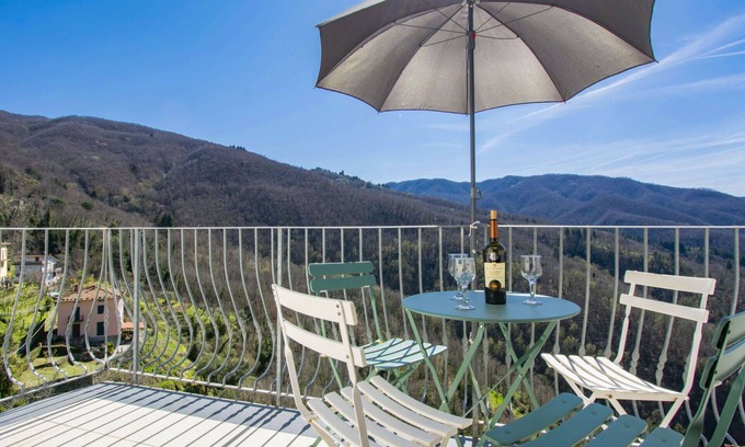 Casoli House | Beautiful villa for 6 people with WIFI, private pool, TV, terrace, pets allowed and parking
