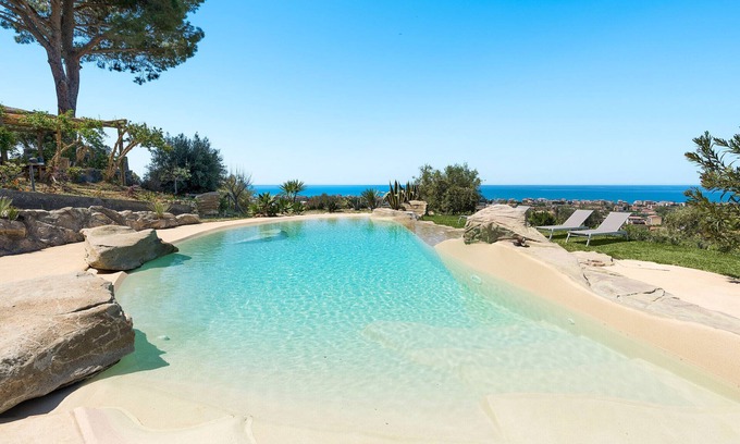 Capo d'Orlando Villa | Beautiful villa with pool in Capo d'Orlando