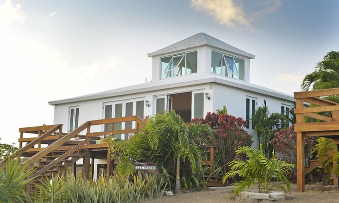 Playa Sardinas II Villa | Beautiful Villa Near Culebra Wildlife Preserve