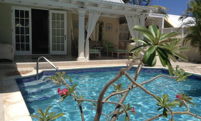 Apple Hall House | Beautiful Villa,Private Pool, Sun Terraces,Garden,Hi Speed Wi Fi, steps to beach