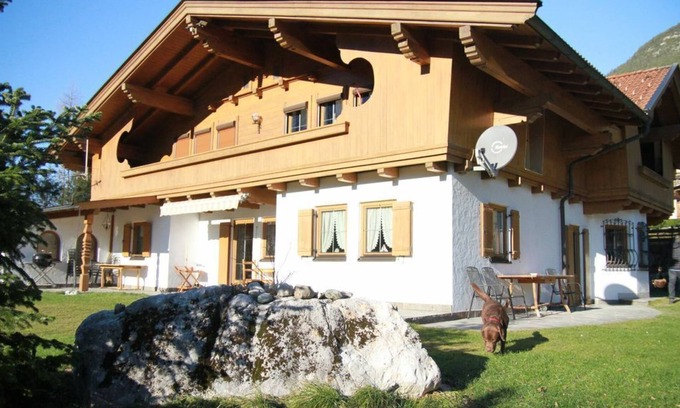 Buchau House | Beautiful villa with lake view, only a few minutes away from Lake Achensee.