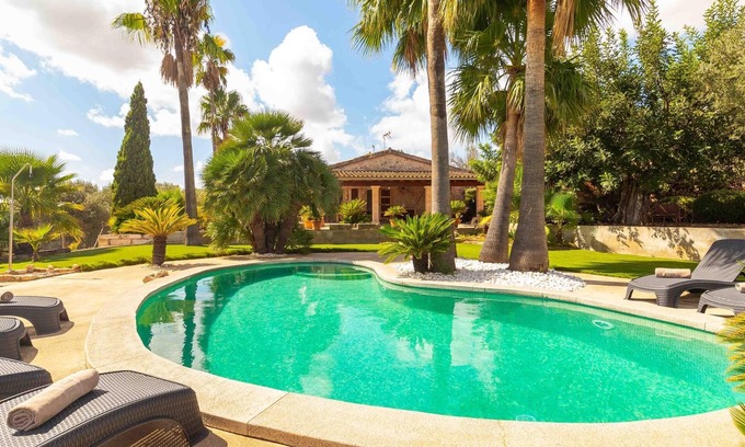 Llubi Villa | Beautiful villa with pool in Llubí, in the center of Mallorca.