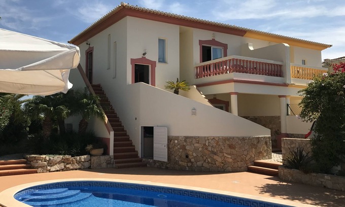 Atalaia Villa | Beautiful villa with private pool and close to the beach! Everything for the perfect vacation!
