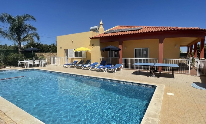 Albufeira Villa | Beautiful Villa with Relaxing Atmosphere. 4 Bedrooms, 4 Bathrooms, Large & Fenced Pool 8-10 persons