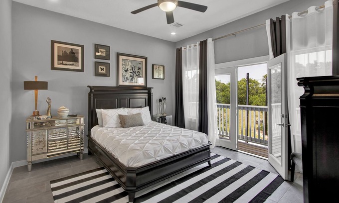 El Lago House | Beautiful Water View in Seabrook!