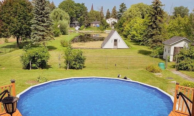 Keswick Cottage | Beautiful Waterfront Cottage with Pool & HomeTheater
