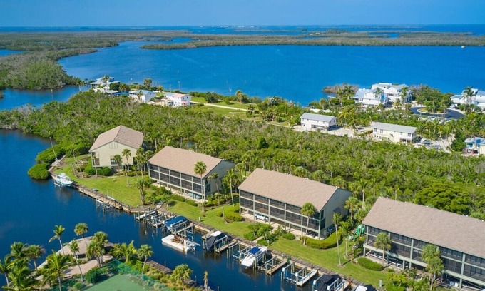 Bokeelia Condo | Beautiful waterfront condo with gulf access