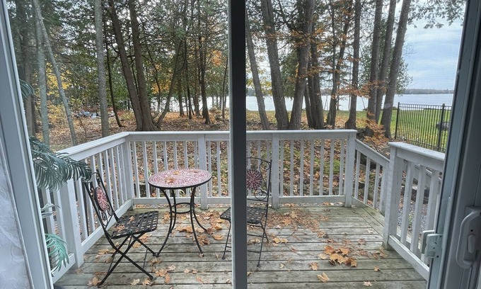 Bobcaygeon Cottage | Beautiful Waterfront Fully Contained 2 Bedroom Suite with Dock.