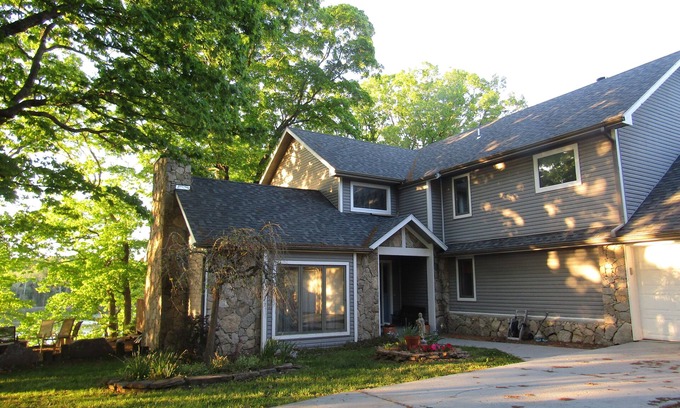 Camdenton House | Beautiful waterfront house with dock for family fun near Ha Ha Tonka State park