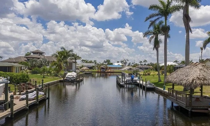 Yacht Club House | Beautiful waterfront pool home SE Cape Coral