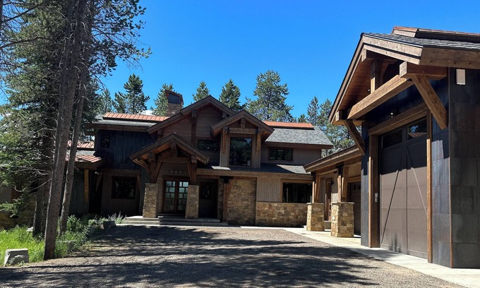 Island Park Cabin | Beautiful waterfront cabin on Bill's Island w/private boat dock & hot tub