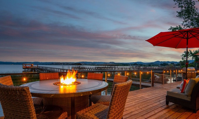 Upper Lake House | Beautiful waterfront Lakehouse w/stunning sunset views!