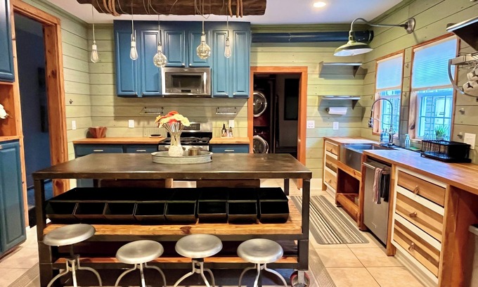 West End House | Beautiful West End Bungalow/Gated Yard by Beltline