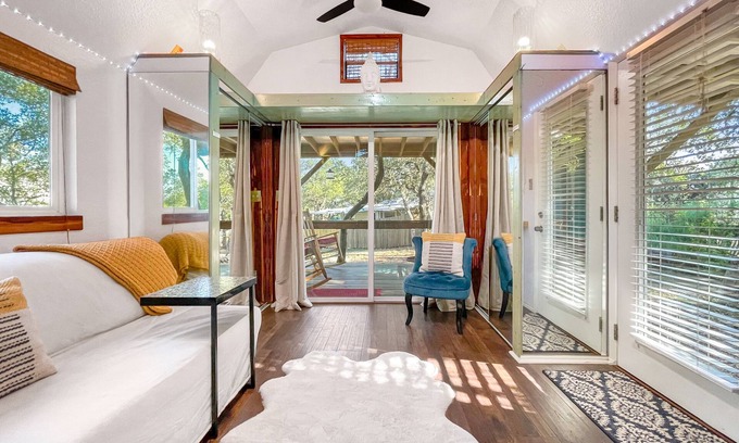 Canyon Lake Cabin | Beautiful Zen Cabin in Canyon Lake! Only 5 minutes from the lake and river!