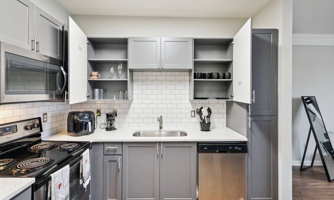 Atlantic Station Area Apartment | Beautifull Stays Extravagant & Luxury Living 2 Bedroom Apts by RedAwning