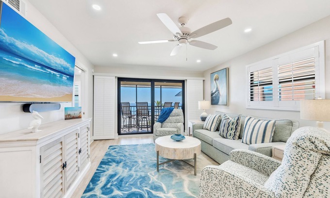 Sanibel Condo | Beautifully appointed w/fabulous kitchen in this top floor corner 2-bedroom.